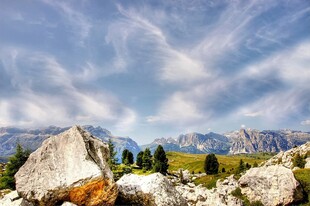 山野晴空自然风景