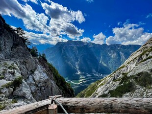 高山峡谷公路风光