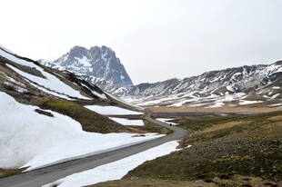 高原雪山原野风光
