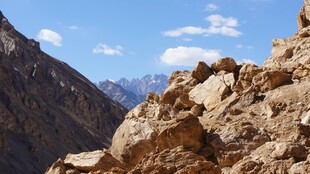 高原山地峡谷风光