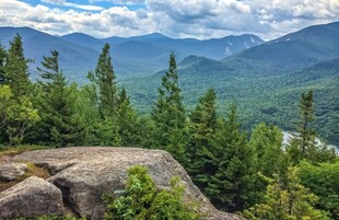山林远眺自然美景