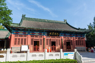 中式古建大殿外景