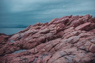 海岸红岩地貌风光