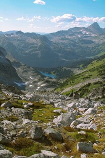 高山峡谷自然风光
