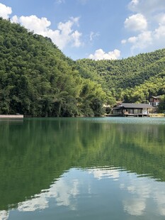 青山湖畔自然风光