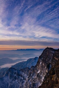 高山日暮壮阔风光