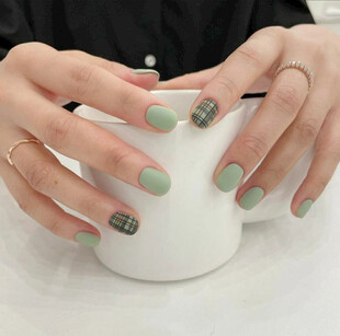 清新抹茶绿美甲