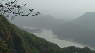 雾中江河山野风光