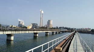 江边电厂跨江管道桥
