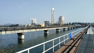 火电凉水塔实景
