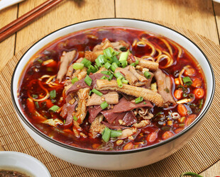香辣牛杂面