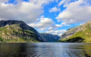 山谷湖景自然风光