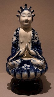 青花观音坐像