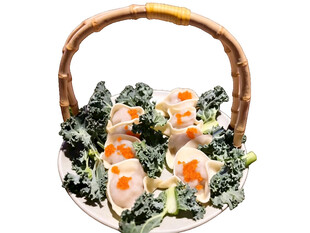 竹篮盛广式特色点心