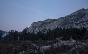 山野暮色风光