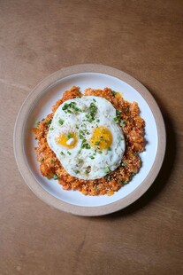 双蛋盖炒饭
