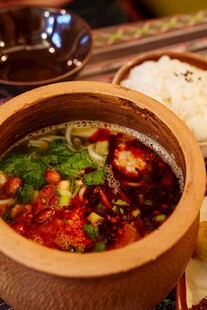 砂锅炖菜配米饭