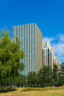 城市高层办公楼户外景观