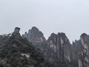 群峰奇岩山野风光