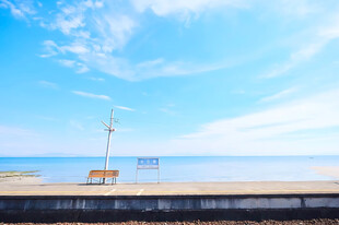 海边晴空清新风景