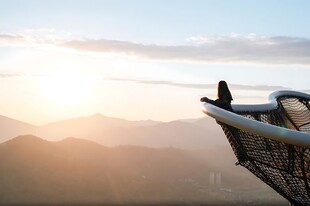 日落高空飞机掠影