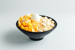 黄色芒果冰沙
