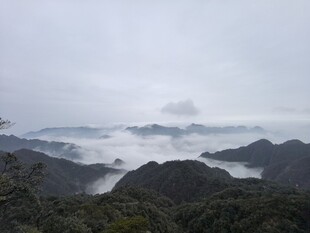 高山云海朦胧景观