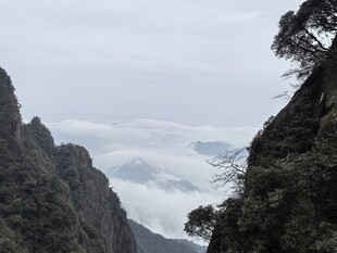 高山峡谷云雾风光