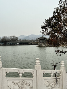 湖畔园林湖景风光
