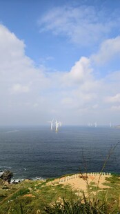 海岸蓝天碧海风光