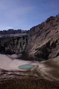 火山口碧湖风光
