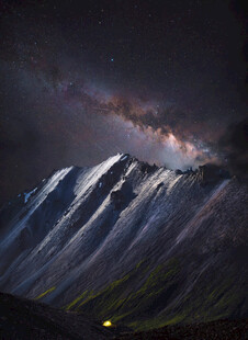 雪山夜空银河盛景