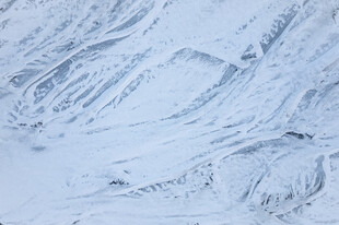 雪地风蚀