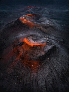 火山熔岩流动景观