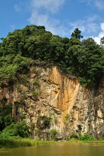 山林崖壁自然风光