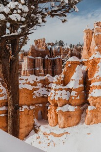 雪后红岩峡谷冬景