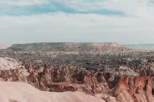 荒漠丹霞地貌全景