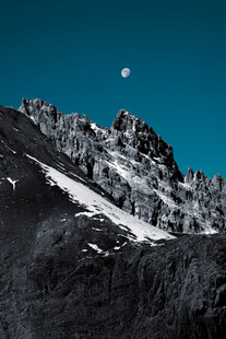 雪山月夜风光