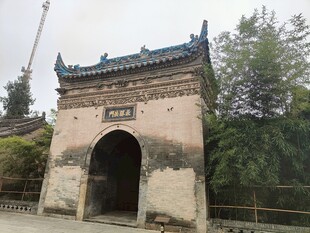 乡村老式古建门楼
