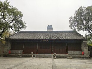 中式古建大门外景