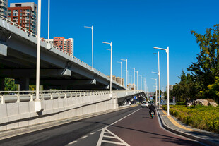 城市高架晴朗道路街景