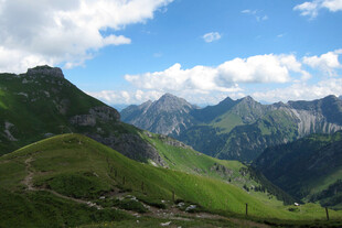 高原山地自然风光