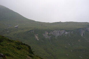 阴天山野自然风景
