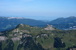 山地远景自然风光
