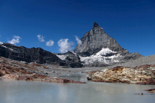 壮丽雪山湖景风光