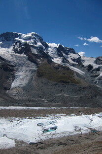 高原雪山冰湖景观