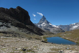 马特洪峰高山湖风光