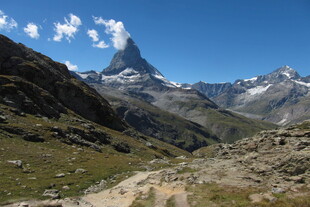 马特洪峰高山原野风光