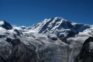雪山冰川壮丽景观