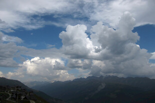 远山高空云景